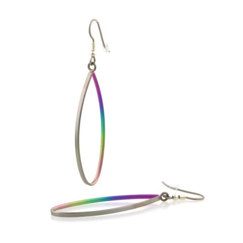 Hypoallergenic drop earring made in titanium